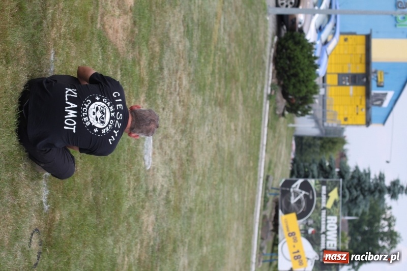 Zdjęcie w galerii na portalu naszraciborz.pl: Oldtimery zjechały dziś do Krzyżanowic  wiadomości z regionu