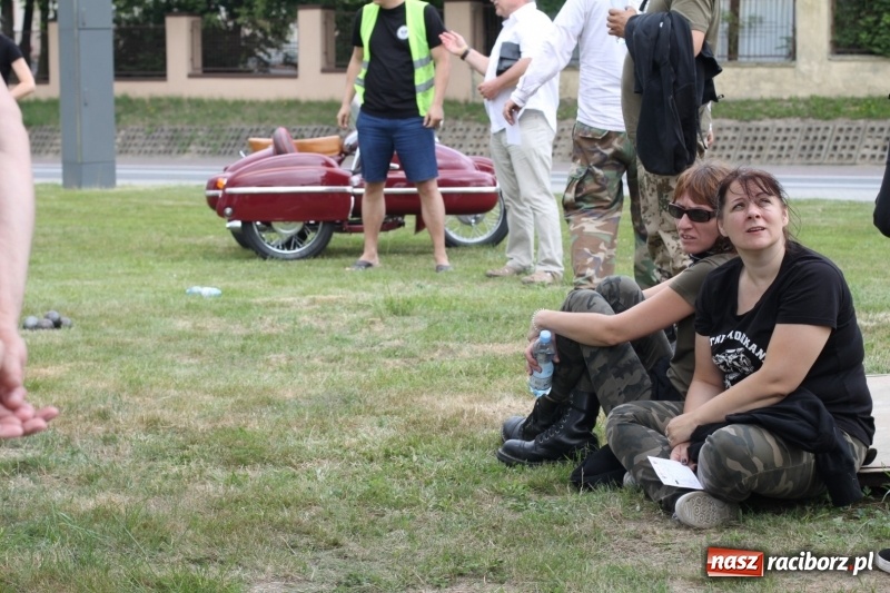 Zdjęcie w galerii na portalu naszraciborz.pl: Oldtimery zjechały dziś do Krzyżanowic  wiadomości z regionu