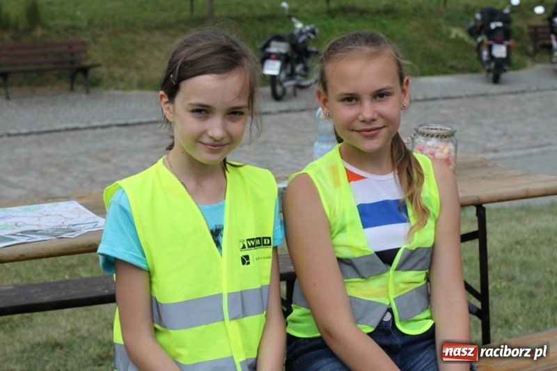 Zdjęcie w galerii na portalu naszraciborz.pl: Oldtimery zjechały dziś do Krzyżanowic  wiadomości z regionu