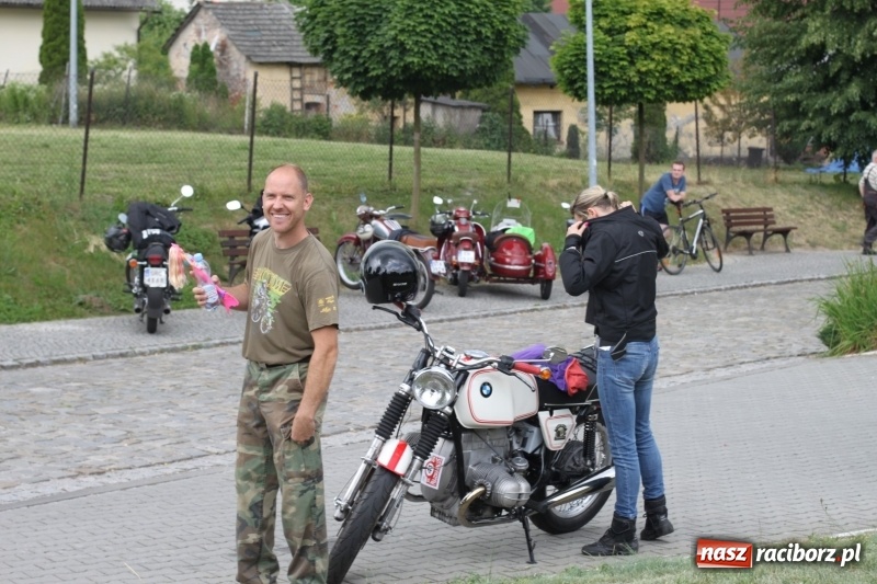 Zdjęcie w galerii na portalu naszraciborz.pl: Oldtimery zjechały dziś do Krzyżanowic  wiadomości z regionu