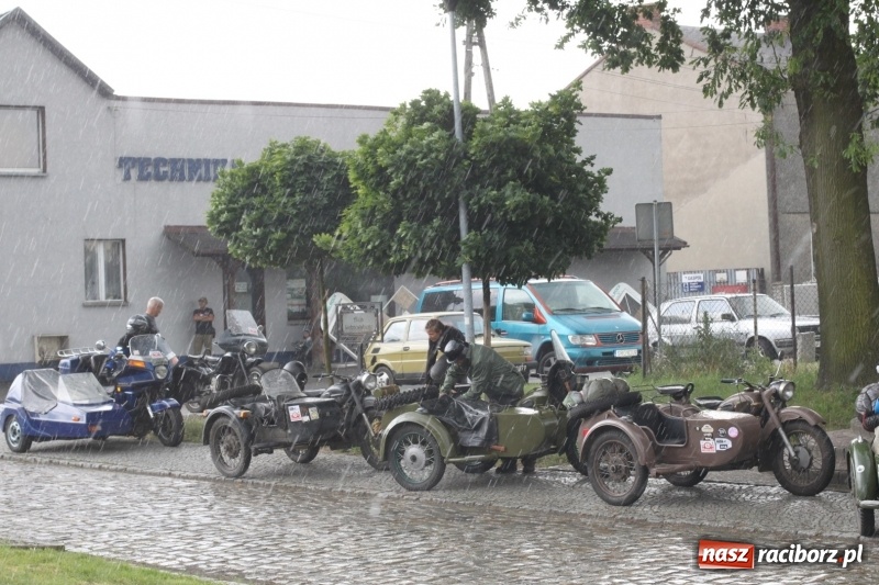 Zdjęcie w galerii na portalu naszraciborz.pl: Oldtimery zjechały dziś do Krzyżanowic  wiadomości z regionu