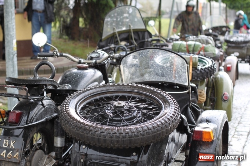 Zdjęcie w galerii na portalu naszraciborz.pl: Oldtimery zjechały dziś do Krzyżanowic  wiadomości z regionu