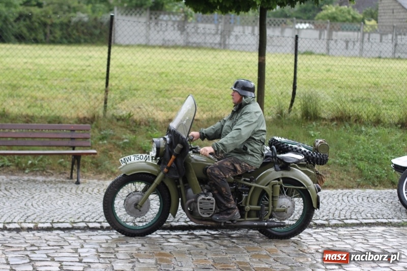 Zdjęcie w galerii na portalu naszraciborz.pl: Oldtimery zjechały dziś do Krzyżanowic  wiadomości z regionu