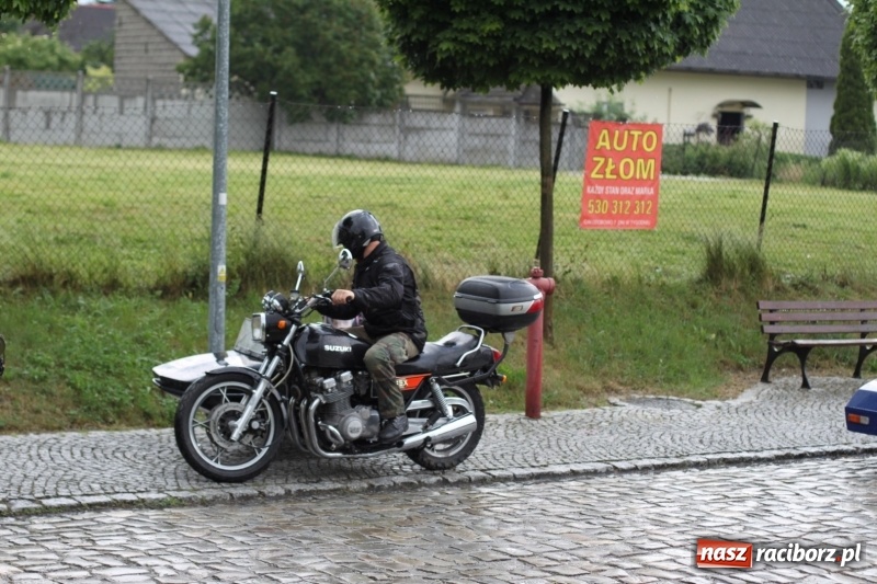 Zdjęcie w galerii na portalu naszraciborz.pl: Oldtimery zjechały dziś do Krzyżanowic  wiadomości z regionu