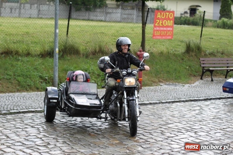 Zdjęcie w galerii na portalu naszraciborz.pl: Oldtimery zjechały dziś do Krzyżanowic  wiadomości z regionu