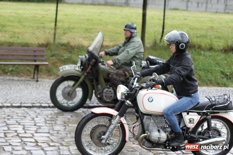 Zdjęcie w galerii na portalu naszraciborz.pl: Oldtimery zjechały dziś do Krzyżanowic  wiadomości z regionu