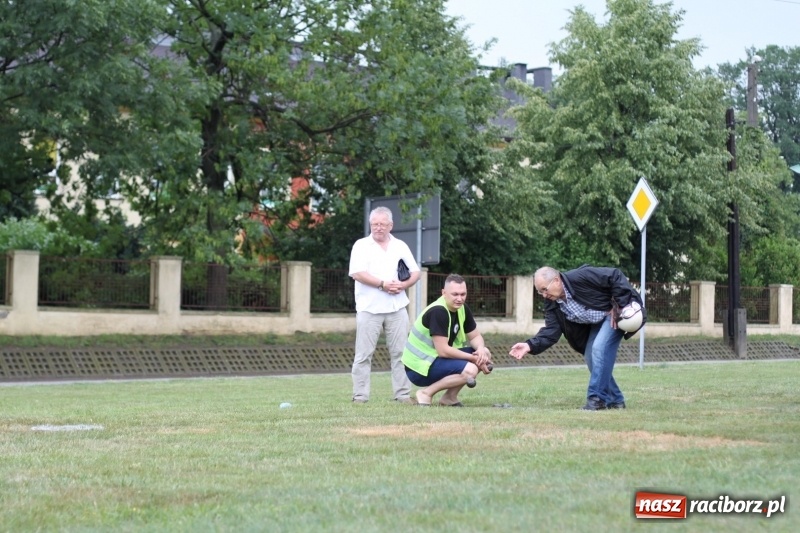 Zdjęcie w galerii na portalu naszraciborz.pl: Oldtimery zjechały dziś do Krzyżanowic  wiadomości z regionu