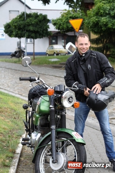 Zdjęcie w galerii na portalu naszraciborz.pl: Oldtimery zjechały dziś do Krzyżanowic  wiadomości z regionu