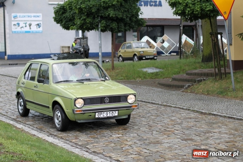 Zdjęcie w galerii na portalu naszraciborz.pl: Oldtimery zjechały dziś do Krzyżanowic  wiadomości z regionu
