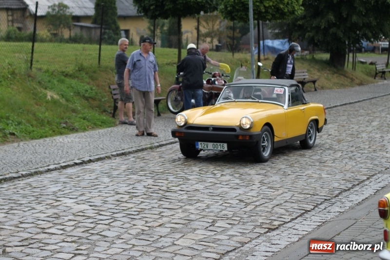 Zdjęcie w galerii na portalu naszraciborz.pl: Oldtimery zjechały dziś do Krzyżanowic  wiadomości z regionu