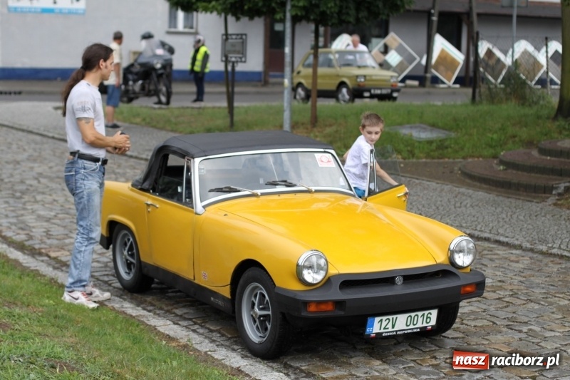 Zdjęcie w galerii na portalu naszraciborz.pl: Oldtimery zjechały dziś do Krzyżanowic  wiadomości z regionu