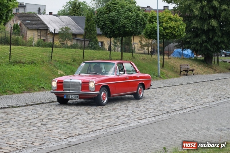 Zdjęcie w galerii na portalu naszraciborz.pl: Oldtimery zjechały dziś do Krzyżanowic  wiadomości z regionu