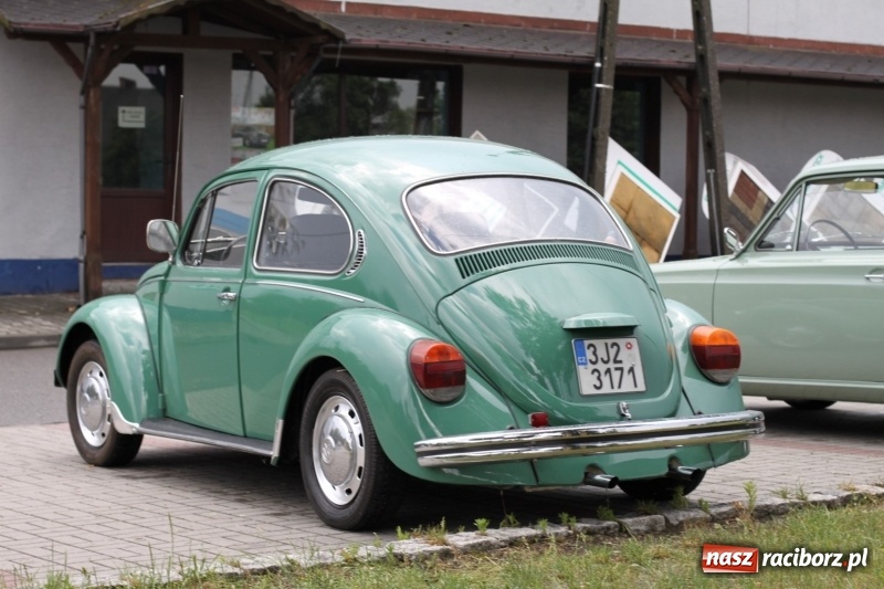 Zdjęcie w galerii na portalu naszraciborz.pl: Oldtimery zjechały dziś do Krzyżanowic  wiadomości z regionu