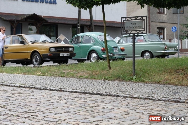 Zdjęcie w galerii na portalu naszraciborz.pl: Oldtimery zjechały dziś do Krzyżanowic  wiadomości z regionu