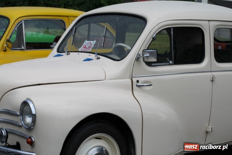 Zdjęcie w galerii na portalu naszraciborz.pl: Oldtimery zjechały dziś do Krzyżanowic  wiadomości z regionu