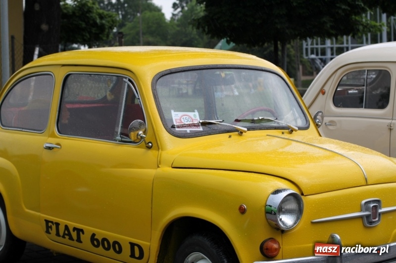 Zdjęcie w galerii na portalu naszraciborz.pl: Oldtimery zjechały dziś do Krzyżanowic  wiadomości z regionu