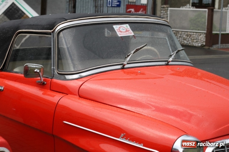 Zdjęcie w galerii na portalu naszraciborz.pl: Oldtimery zjechały dziś do Krzyżanowic  wiadomości z regionu