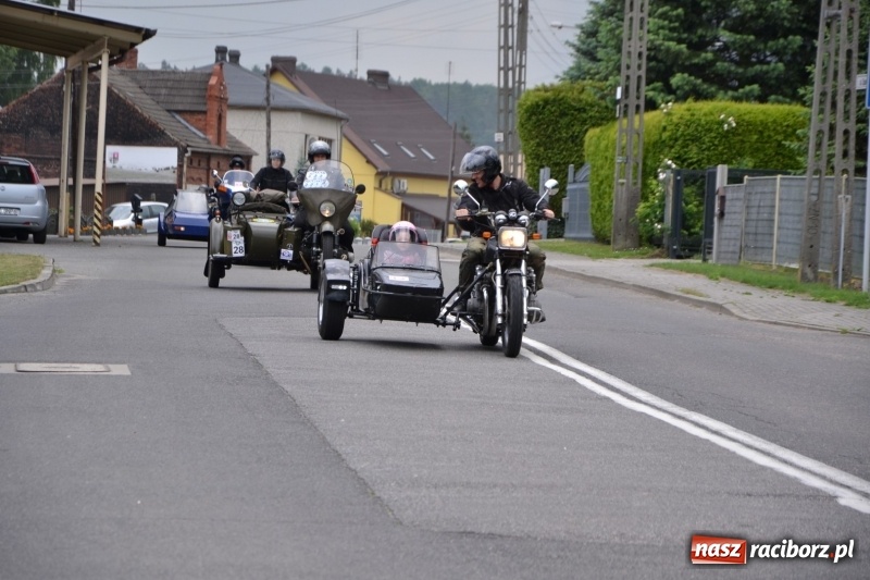 Zdjęcie w galerii na portalu naszraciborz.pl: Oldtimery zjechały dziś do Krzyżanowic  wiadomości z regionu