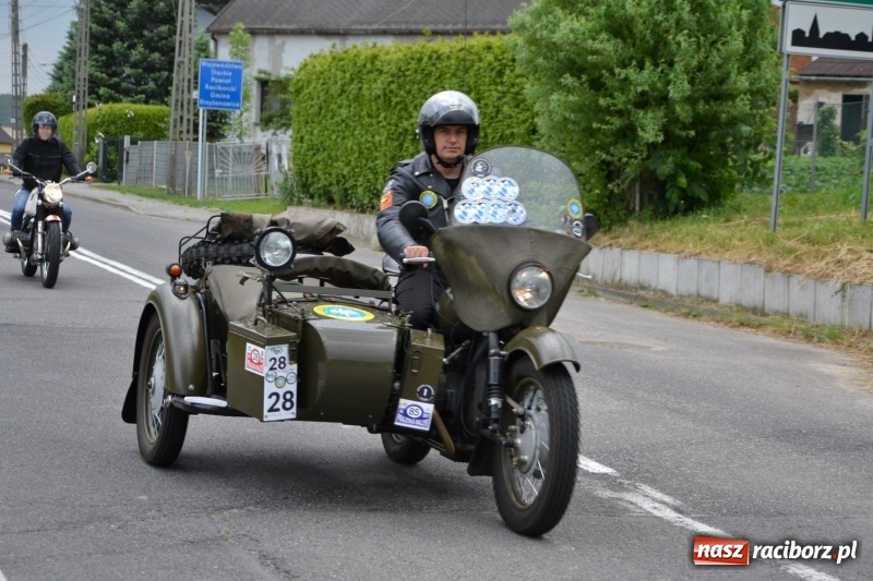 Zdjęcie w galerii na portalu naszraciborz.pl: Oldtimery zjechały dziś do Krzyżanowic  wiadomości z regionu