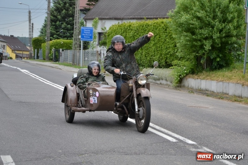 Zdjęcie w galerii na portalu naszraciborz.pl: Oldtimery zjechały dziś do Krzyżanowic  wiadomości z regionu