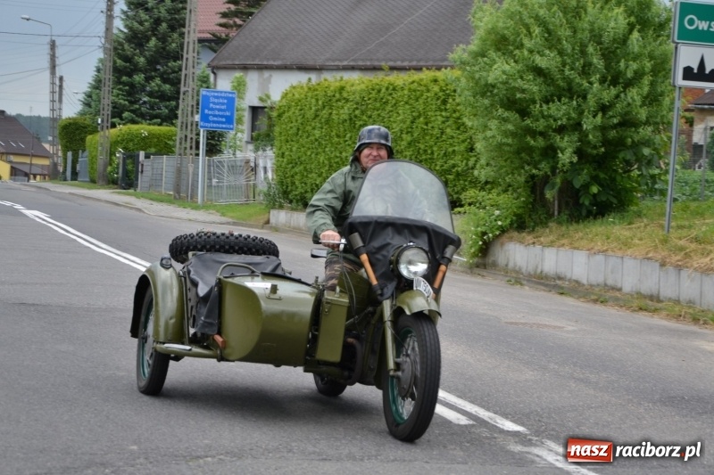 Zdjęcie w galerii na portalu naszraciborz.pl: Oldtimery zjechały dziś do Krzyżanowic  wiadomości z regionu