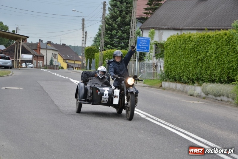 Zdjęcie w galerii na portalu naszraciborz.pl: Oldtimery zjechały dziś do Krzyżanowic  wiadomości z regionu