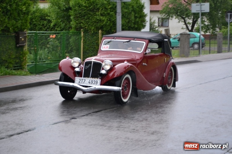 Zdjęcie w galerii na portalu naszraciborz.pl: Oldtimery zjechały dziś do Krzyżanowic  wiadomości z regionu