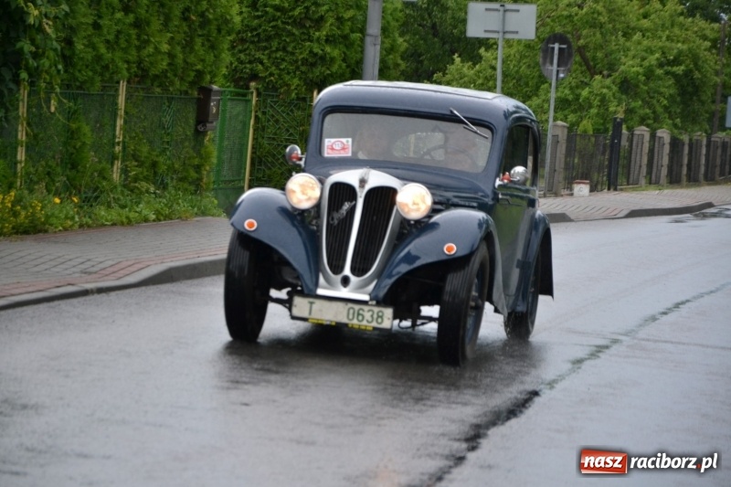 Zdjęcie w galerii na portalu naszraciborz.pl: Oldtimery zjechały dziś do Krzyżanowic  wiadomości z regionu