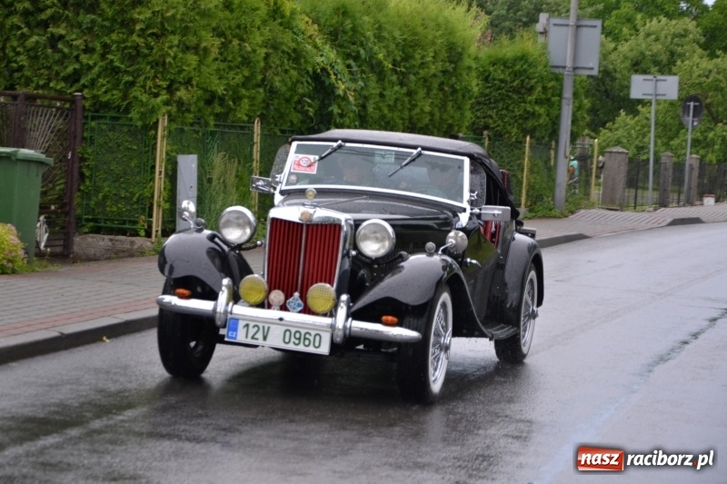 Zdjęcie w galerii na portalu naszraciborz.pl: Oldtimery zjechały dziś do Krzyżanowic  wiadomości z regionu