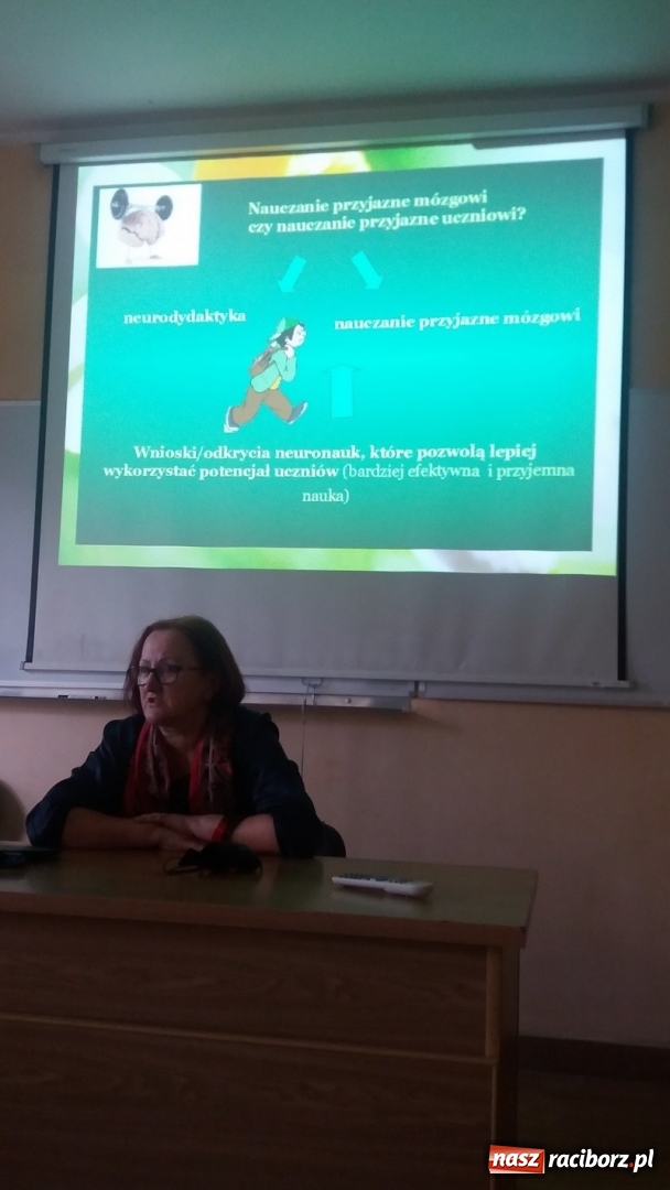 Zdjęcie w galerii na portalu naszraciborz.pl: W PTP o szkole przyjaznej mózgowi  wiadomości z regionu