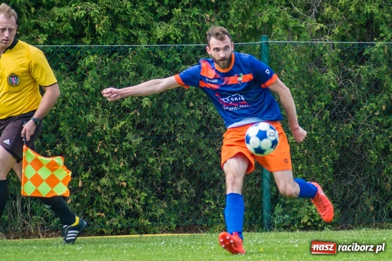 Zdjęcie w galerii na portalu naszraciborz.pl: Niezawodny Bronek Kłosek utarł Górkom Śląskim nosek wiadomości z regionu