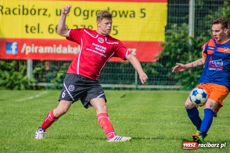 Zdjęcie w galerii na portalu naszraciborz.pl: Niezawodny Bronek Kłosek utarł Górkom Śląskim nosek wiadomości z regionu