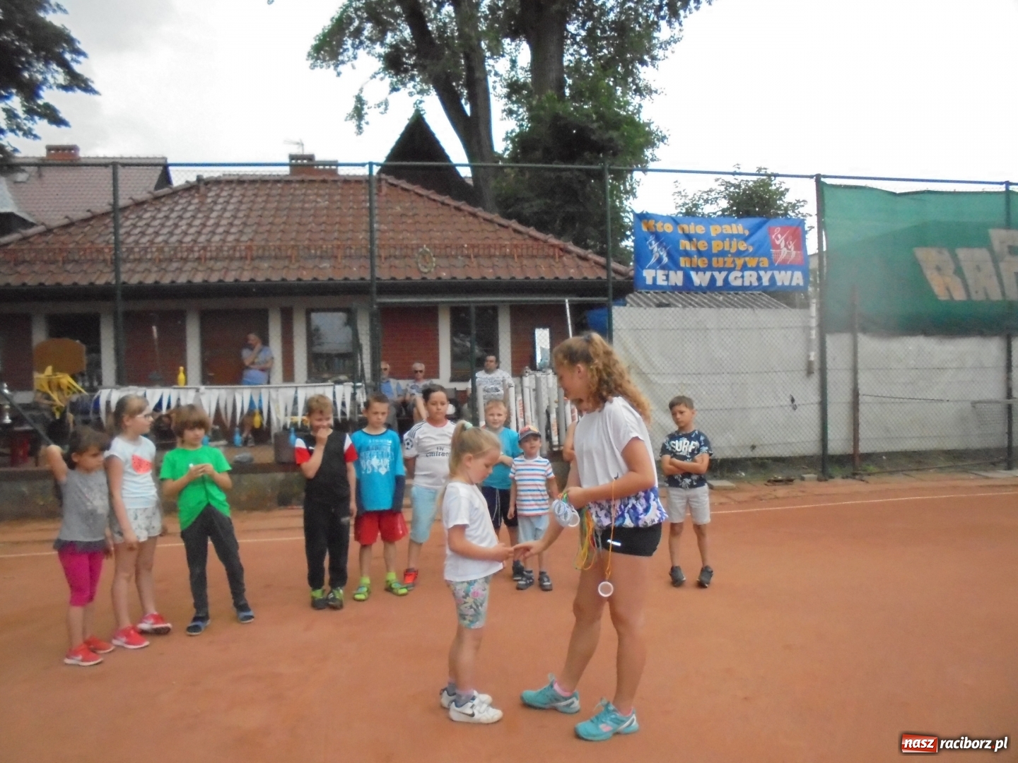 Zdjęcie w galerii na portalu naszraciborz.pl: Sportowy Dzień Dziecka na kortach Rafako wiadomości z regionu