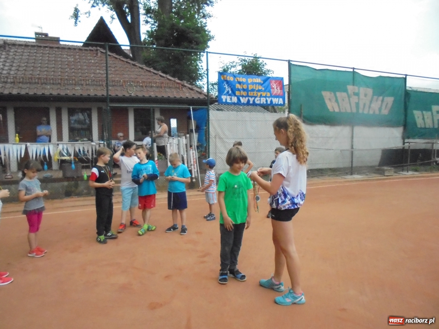 Zdjęcie w galerii na portalu naszraciborz.pl: Sportowy Dzień Dziecka na kortach Rafako wiadomości z regionu