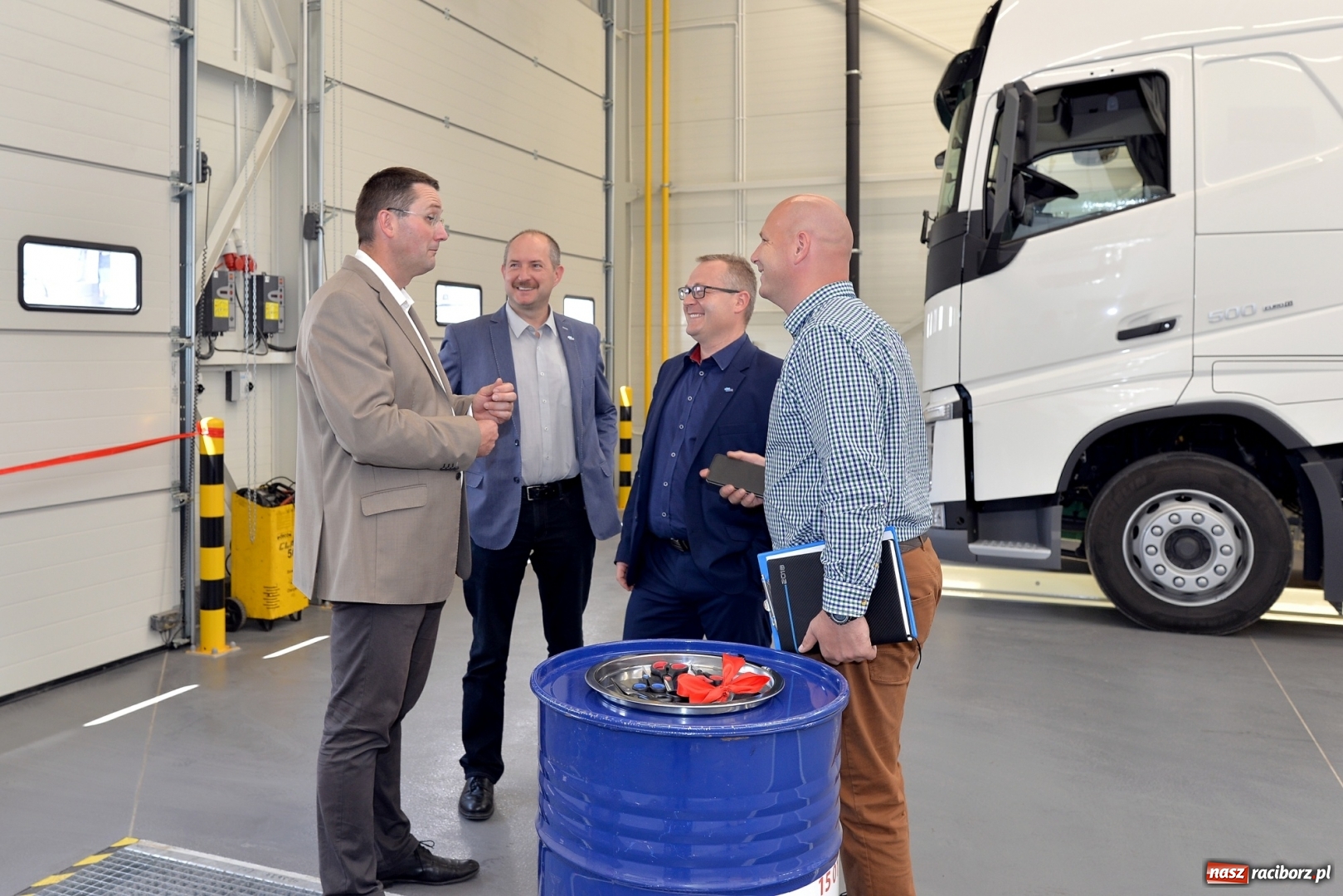 Zdjęcie w galerii na portalu naszraciborz.pl: W Eko-Oknach zadbają o swoje auta od A do Z wiadomości z regionu