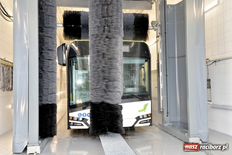 Zdjęcie w galerii na portalu naszraciborz.pl: W Eko-Oknach zadbają o swoje auta od A do Z wiadomości z regionu