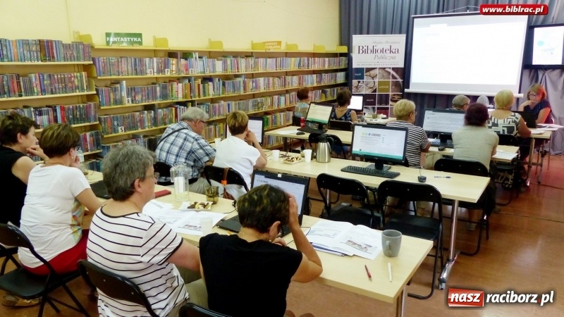Zdjęcie w galerii na portalu naszraciborz.pl: W raciborskiej bibliotece zakończył się kurs dotyczący finansów wiadomości z regionu
