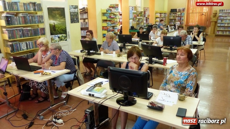 Zdjęcie w galerii na portalu naszraciborz.pl: W raciborskiej bibliotece zakończył się kurs dotyczący finansów wiadomości z regionu