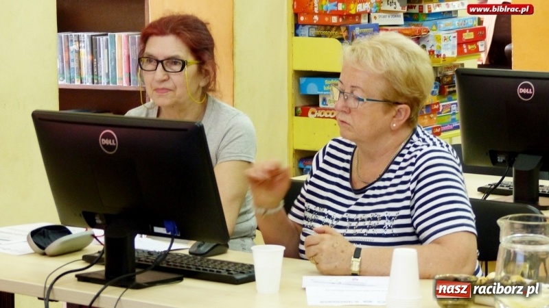 Zdjęcie w galerii na portalu naszraciborz.pl: W raciborskiej bibliotece zakończył się kurs dotyczący finansów wiadomości z regionu