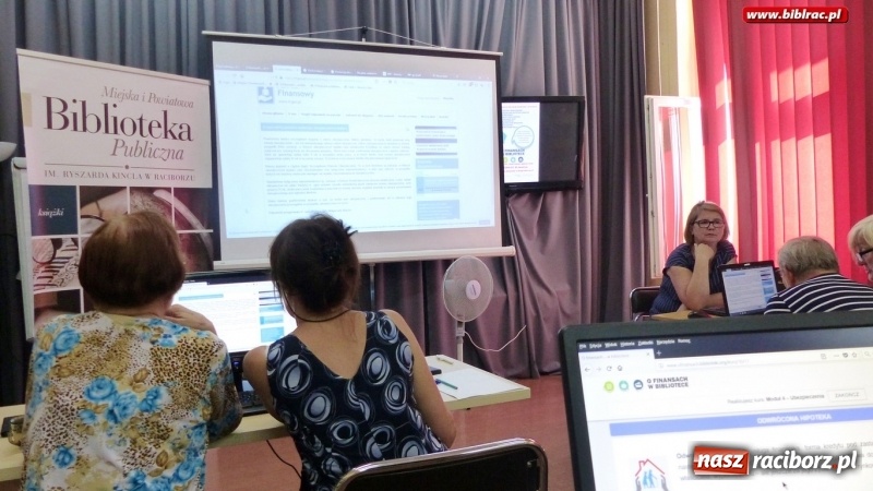 Zdjęcie w galerii na portalu naszraciborz.pl: W raciborskiej bibliotece zakończył się kurs dotyczący finansów wiadomości z regionu