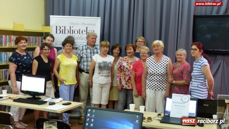 Zdjęcie w galerii na portalu naszraciborz.pl: W raciborskiej bibliotece zakończył się kurs dotyczący finansów wiadomości z regionu