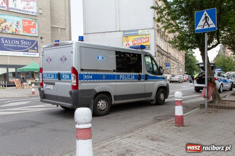 Zdjęcie w galerii na portalu naszraciborz.pl: Potrącenie na skrzyżowaniu Opawska-Staszica wiadomości z regionu