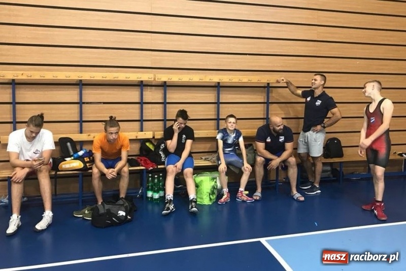 Zdjęcie w galerii na portalu naszraciborz.pl: Zapaśnicy Unii Racibórz z medalami podczas zawodów na Słowacji wiadomości z regionu