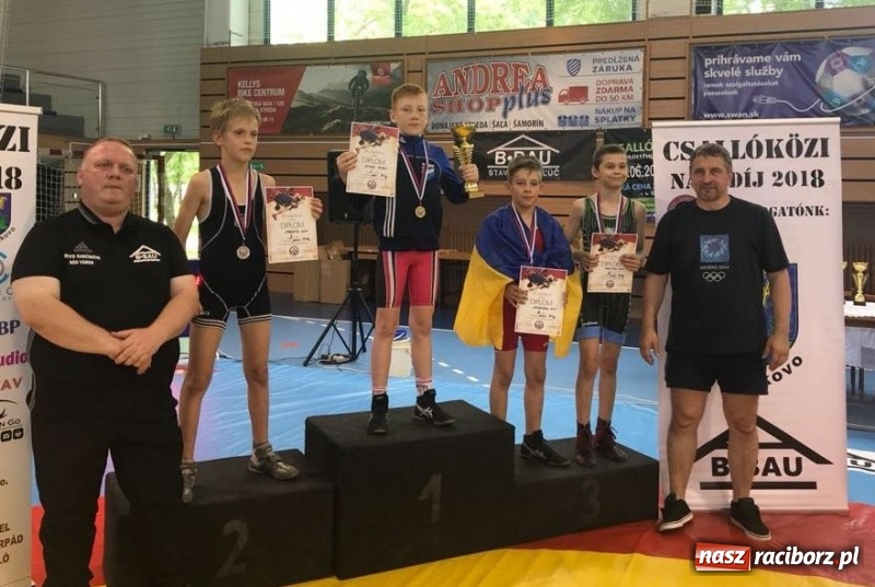 Zdjęcie w galerii na portalu naszraciborz.pl: Zapaśnicy Unii Racibórz z medalami podczas zawodów na Słowacji wiadomości z regionu