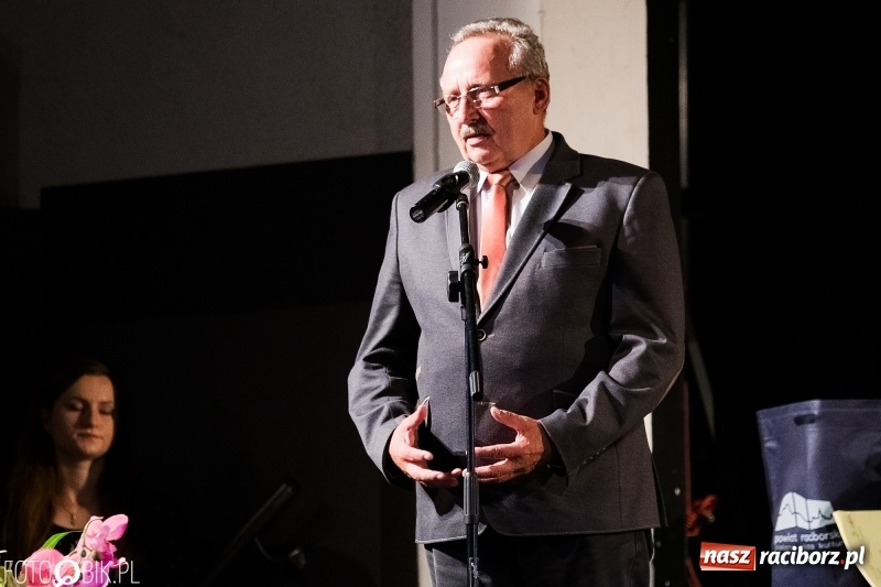 Zdjęcie w galerii na portalu naszraciborz.pl: Uroczysta gala wręczenia nagród dla laureatów olimpiad i konkursów języka niemieckiego wiadomości z regionu