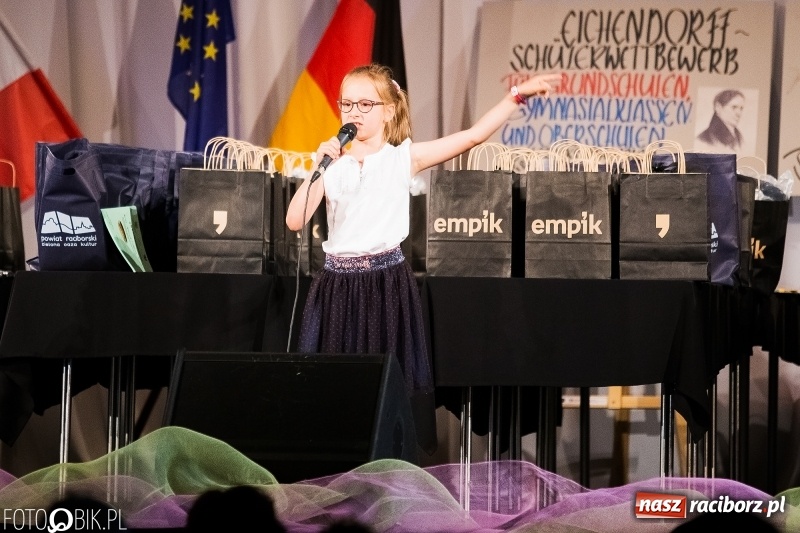 Zdjęcie w galerii na portalu naszraciborz.pl: Uroczysta gala wręczenia nagród dla laureatów olimpiad i konkursów języka niemieckiego wiadomości z regionu