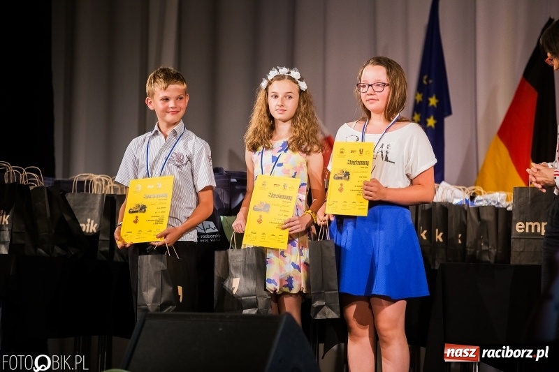 Zdjęcie w galerii na portalu naszraciborz.pl: Uroczysta gala wręczenia nagród dla laureatów olimpiad i konkursów języka niemieckiego wiadomości z regionu