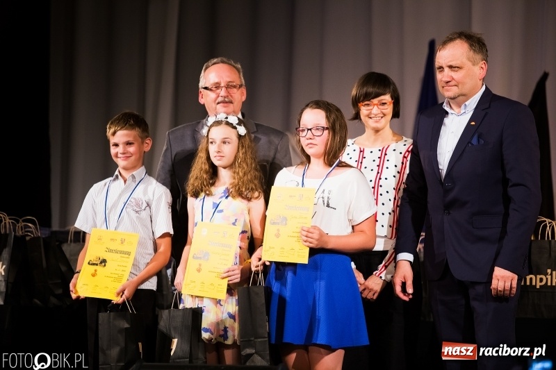 Zdjęcie w galerii na portalu naszraciborz.pl: Uroczysta gala wręczenia nagród dla laureatów olimpiad i konkursów języka niemieckiego wiadomości z regionu