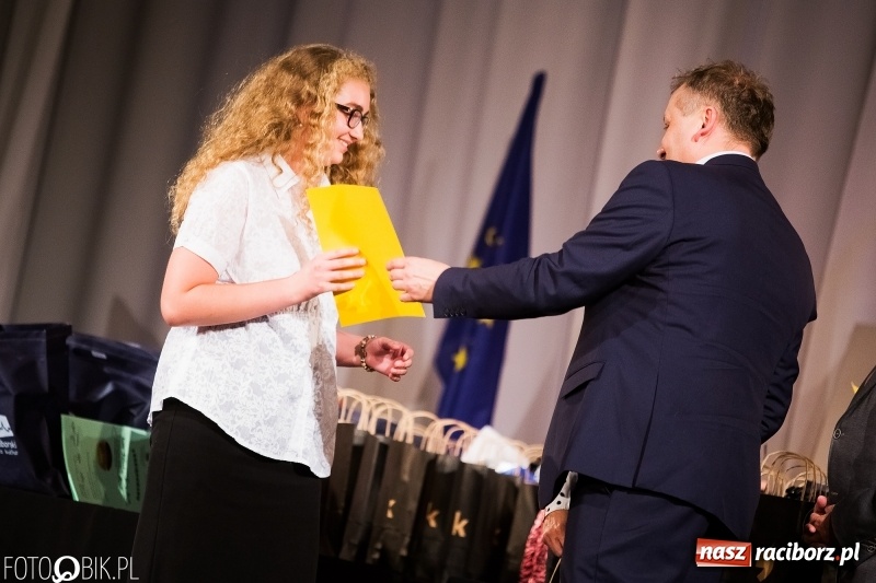 Zdjęcie w galerii na portalu naszraciborz.pl: Uroczysta gala wręczenia nagród dla laureatów olimpiad i konkursów języka niemieckiego wiadomości z regionu