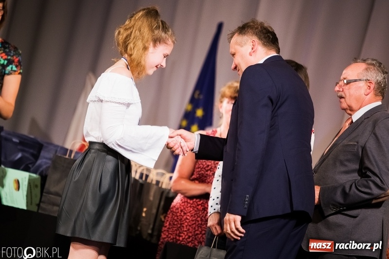 Zdjęcie w galerii na portalu naszraciborz.pl: Uroczysta gala wręczenia nagród dla laureatów olimpiad i konkursów języka niemieckiego wiadomości z regionu